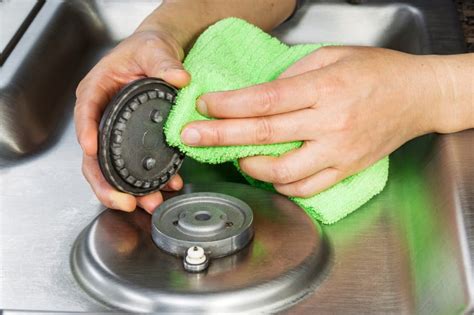 gas burner cleaning tips